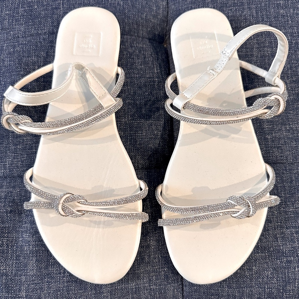 Rhinestone Flat Sandals Women’s 6 White New Without Tags - Picture 2 of 4